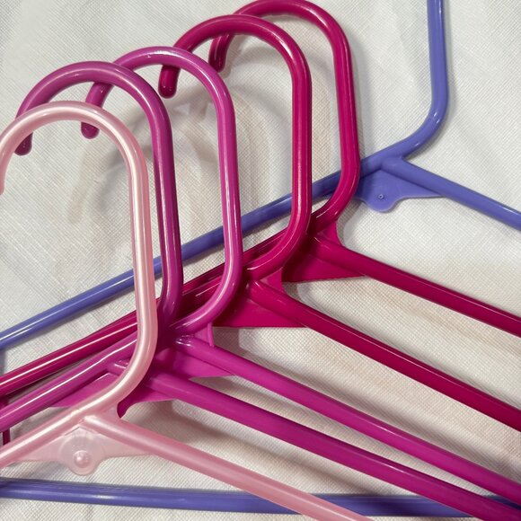 LOT of 46 Multicolor Neon Green Plastic Hangers Vintage Tubular Thick Standard - Picture 3 of 10